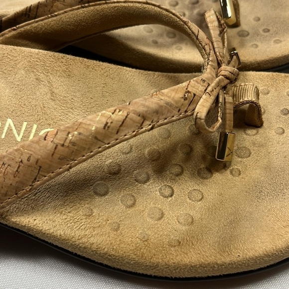 VIONIC Bella - Gold Cork Thong Sandals - Picture 6 of 14